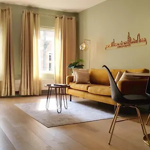 - Chique , Anvers Belgique